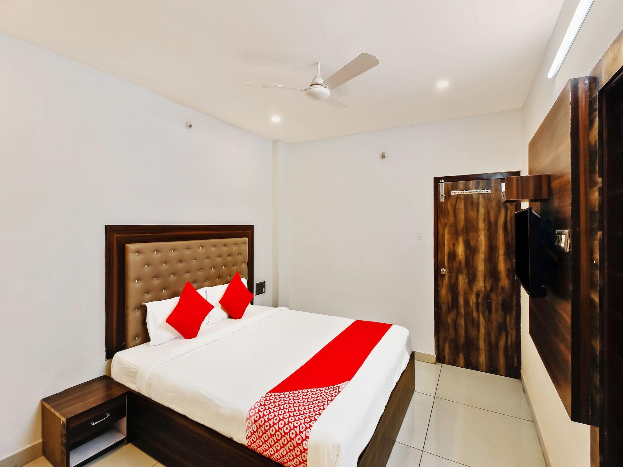 Oyo 29131 Hotel Mn Grand Shamshabad Zewnętrze zdjęcie