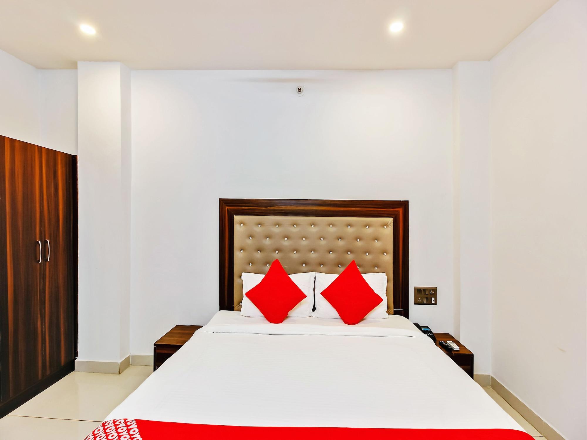 Oyo 29131 Hotel Mn Grand Shamshabad Zewnętrze zdjęcie