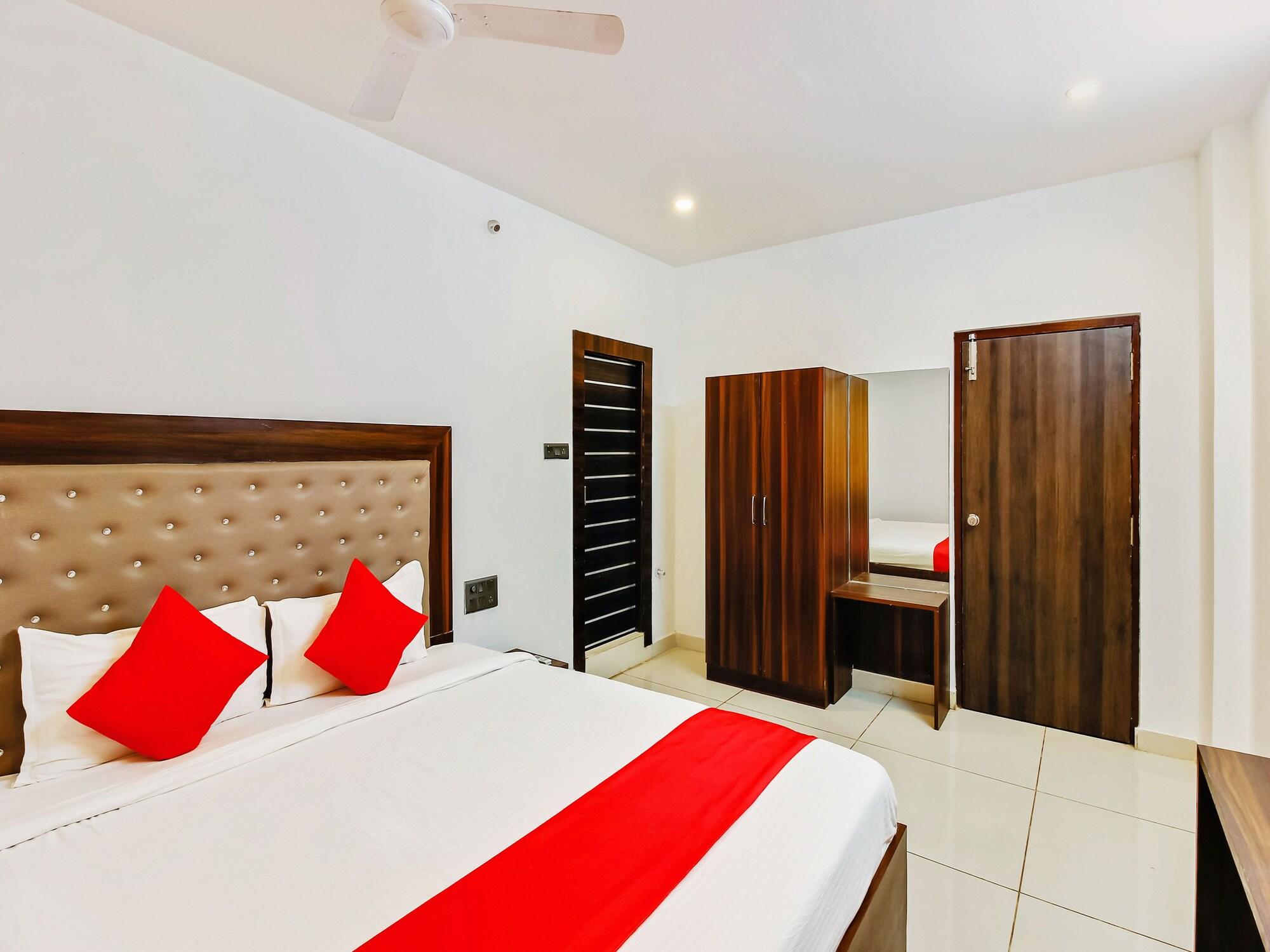 Oyo 29131 Hotel Mn Grand Shamshabad Zewnętrze zdjęcie