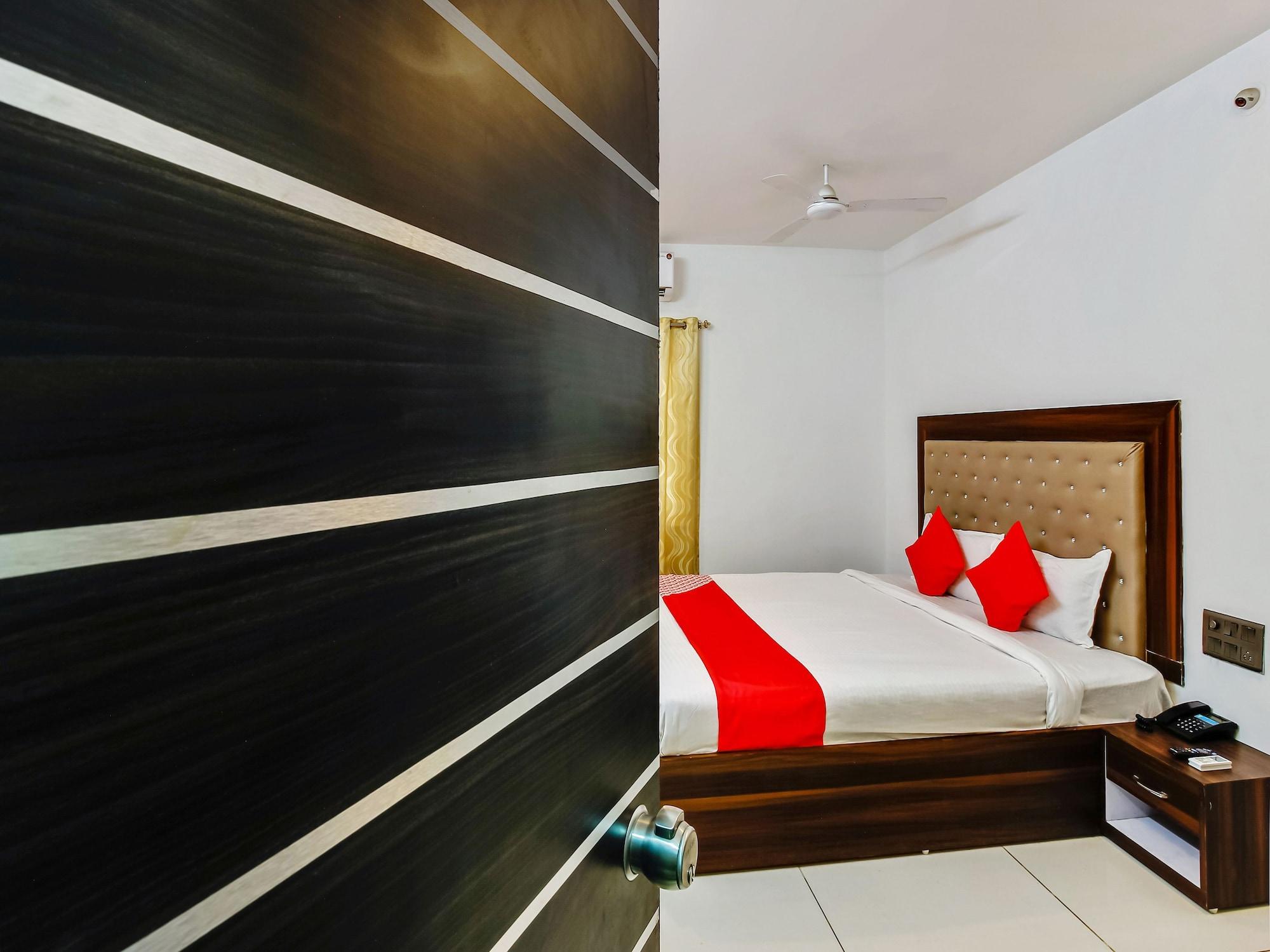 Oyo 29131 Hotel Mn Grand Shamshabad Zewnętrze zdjęcie