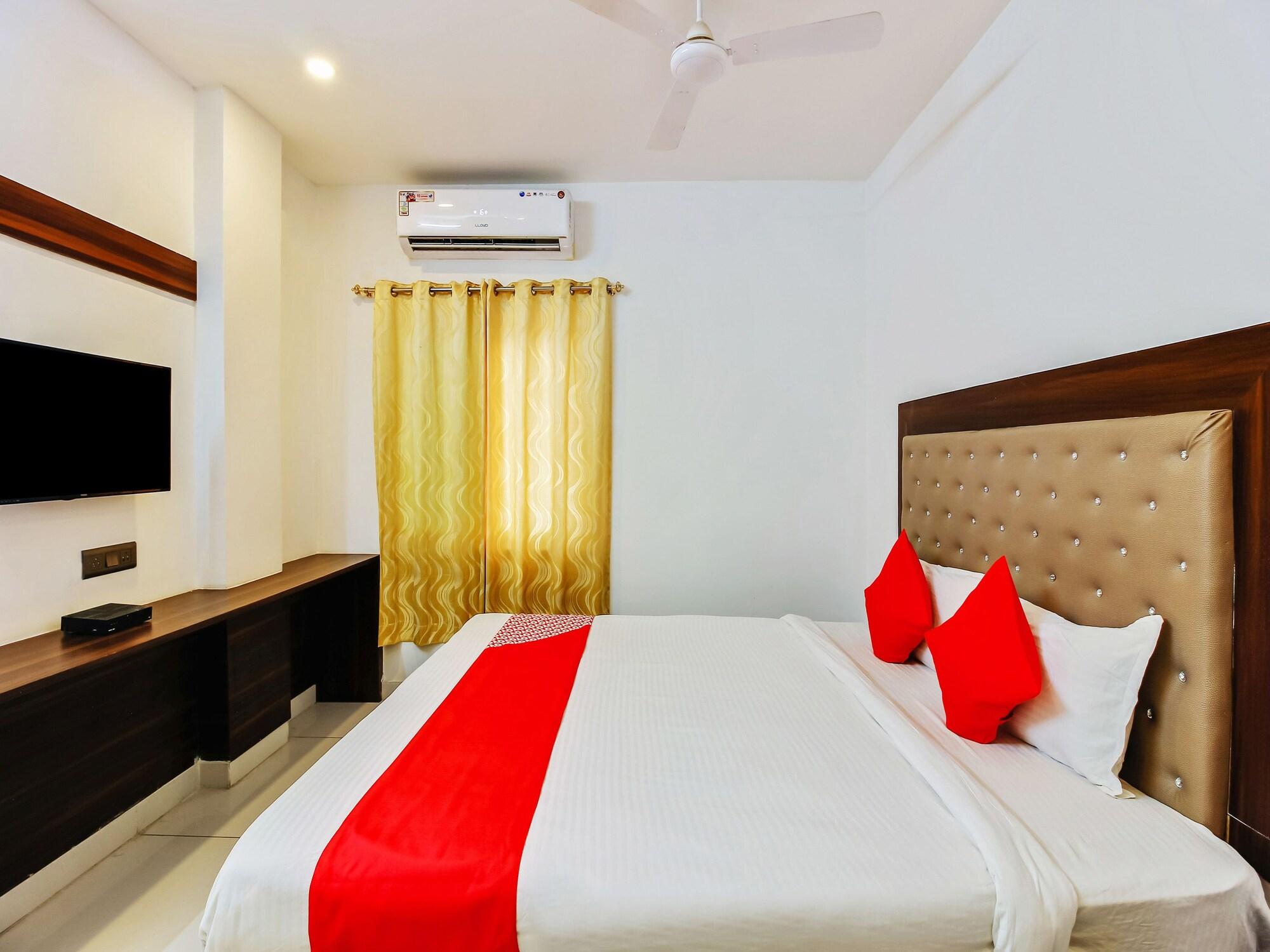 Oyo 29131 Hotel Mn Grand Shamshabad Zewnętrze zdjęcie